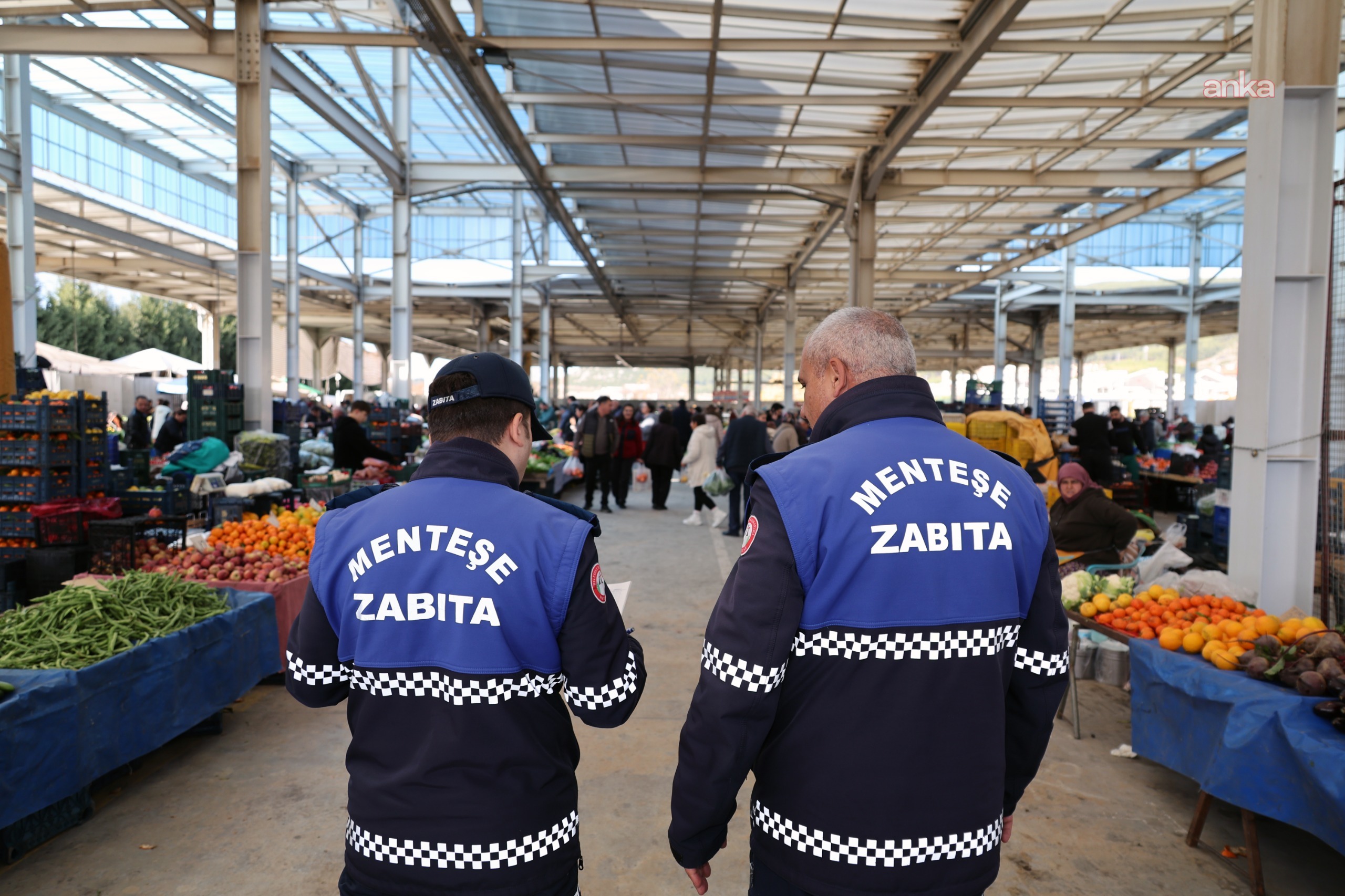 Menteşe Zabıtası'ndan pazar yerlerinde etiket denetimi