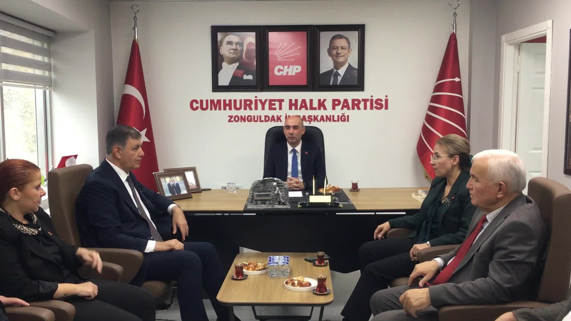 İzmir Büyükşehir Belediye Başkanı Tugay Zonguldak'ta... Tugay'dan Zonguldak Belediyesi'ne ve CHP İl Başkanlığına ziyaret