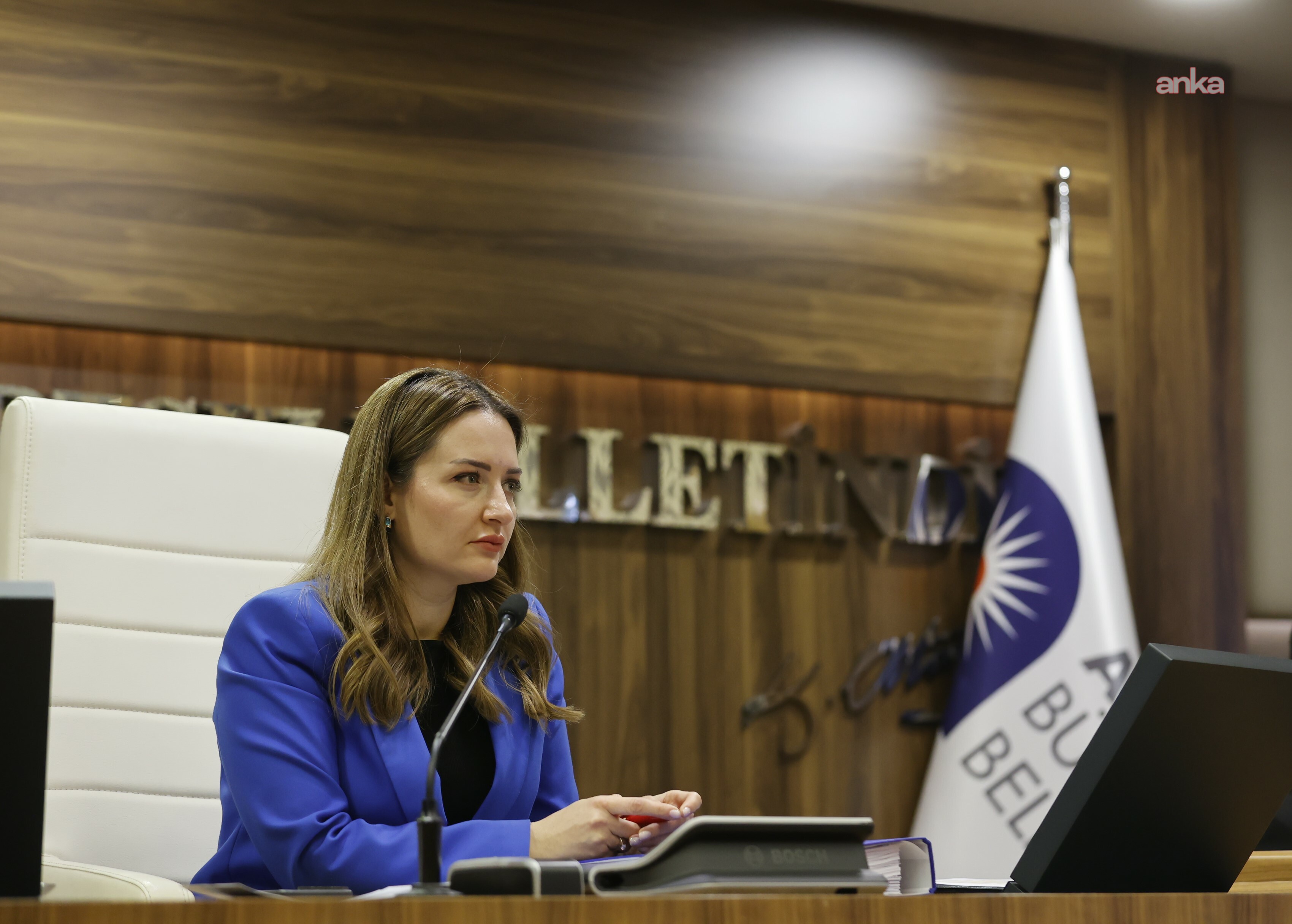 Antalya Büyükşehir Belediye Başkan Vekili Özdemir, Serik'teki depremden etkilenenlere geçmiş olsun dileklerini iletti