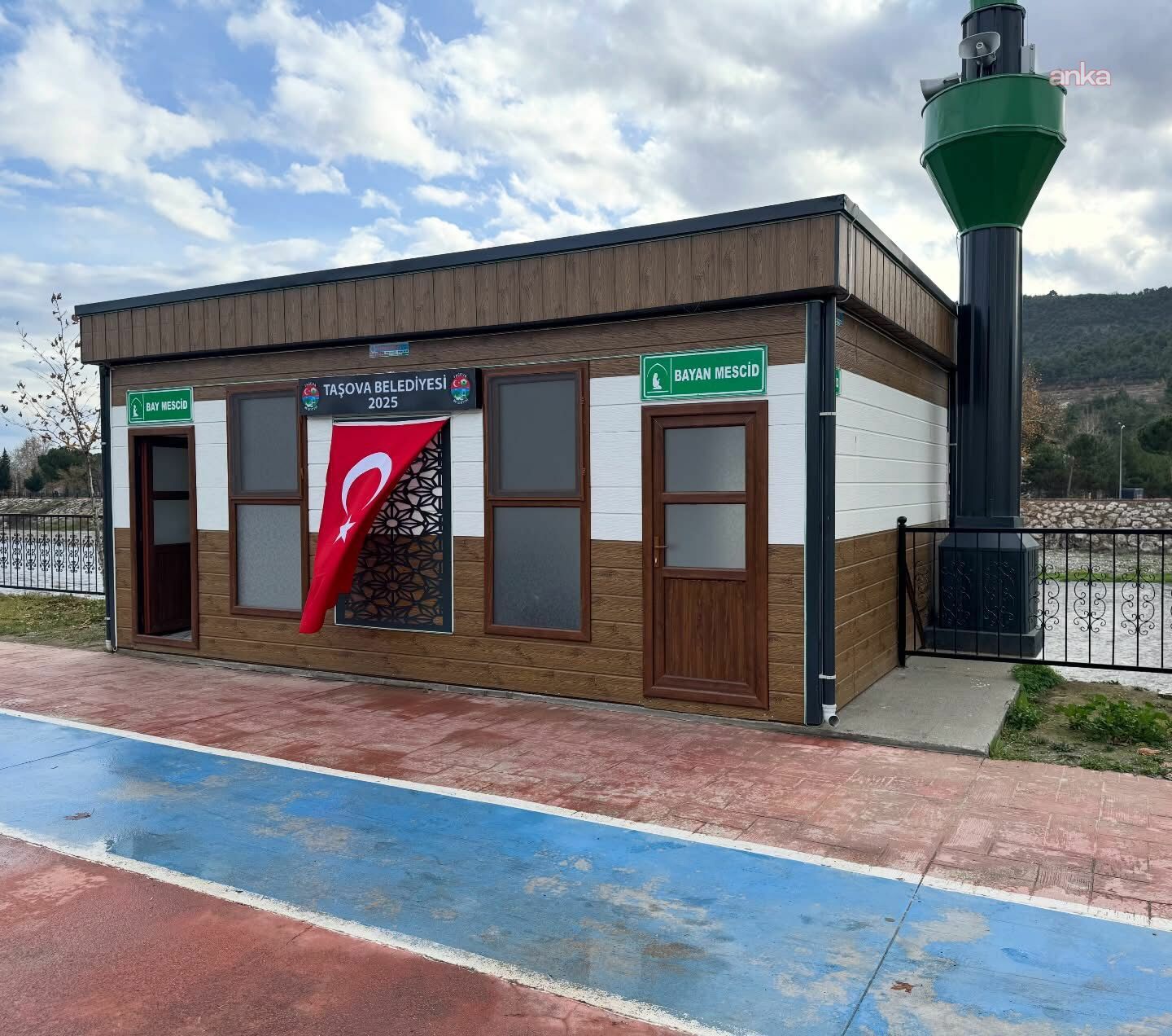 CHP'li Taşova Belediyesi'nin yaptırdığı mescide çirkin saldırı