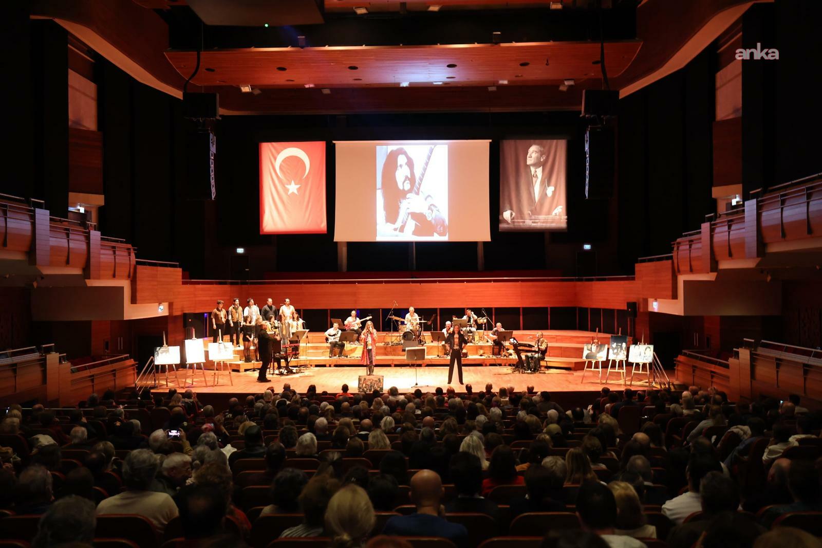 Barış Manço, İzmir'de şarkılarıyla anıldı