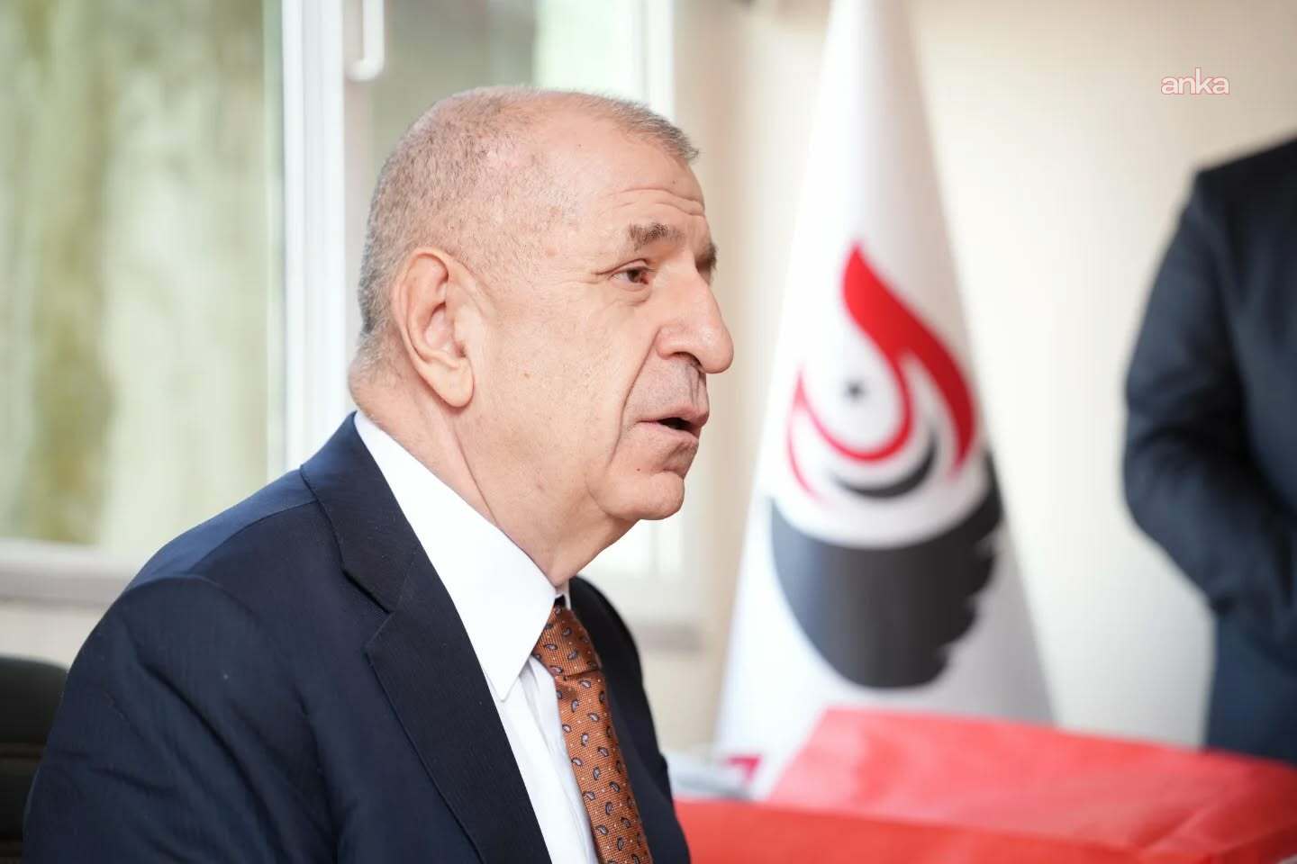 Ümit Özdağ: "Narkoterör çeteleri artık polise, jandarmaya kent merkezlerinde silahla direniyor. Bu böyle devam edemez. Büyük bir temizlik lazım"