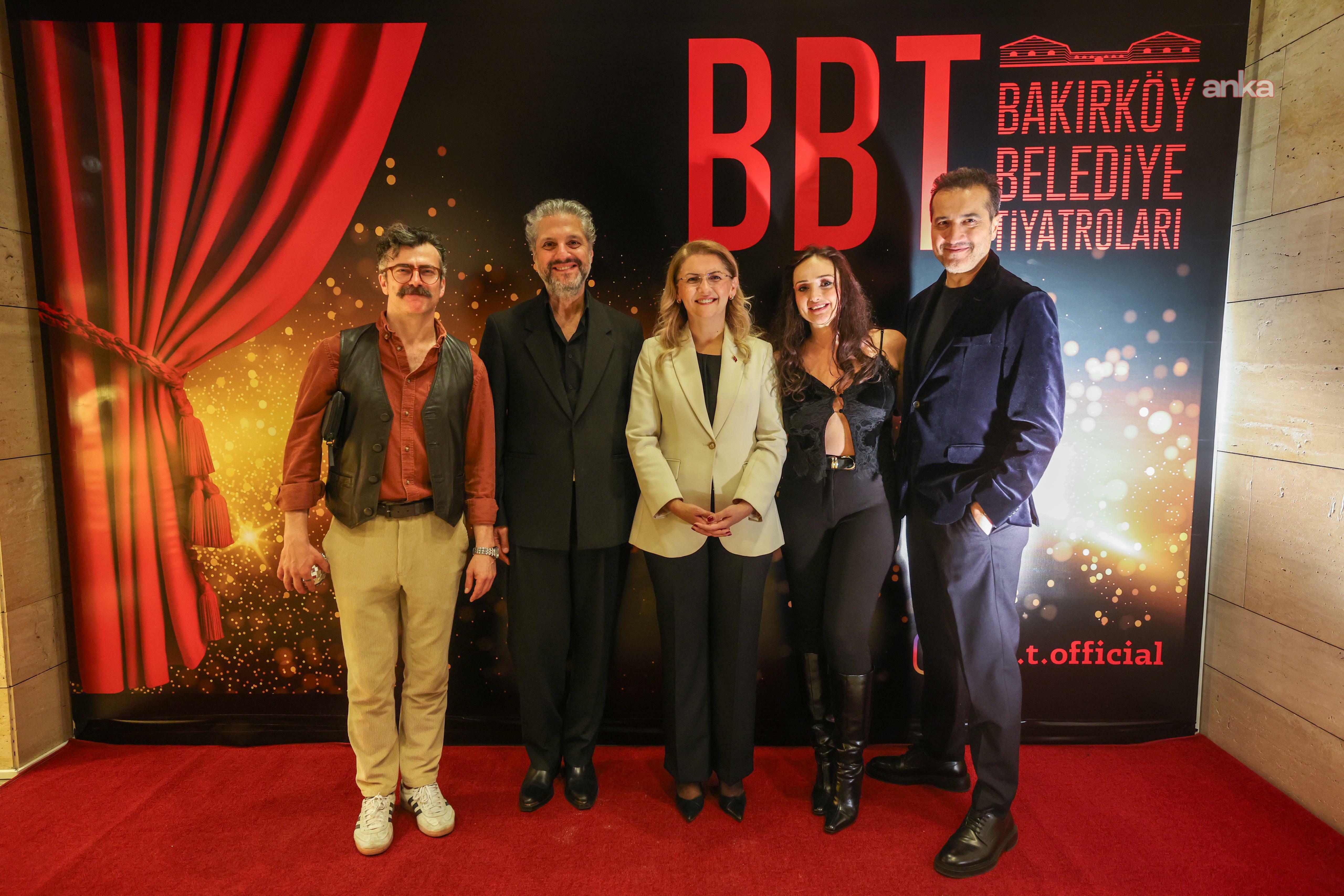 Bakırköy Belediye Tiyatroları'nın sahnelediği “Çirkin” oyununa büyük ilgi