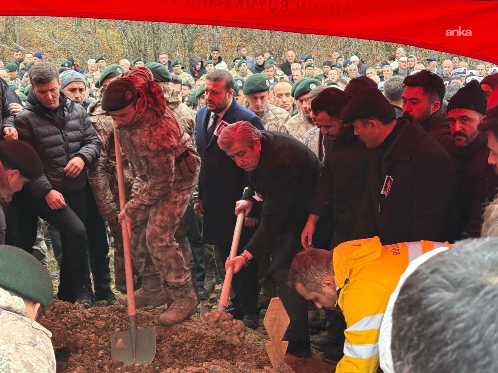 İstanbul’daki uyuşturucu operasyonunda şehit düşen Polis Memuru Albayrak Samsun'da son yolculuğuna uğurlandı
