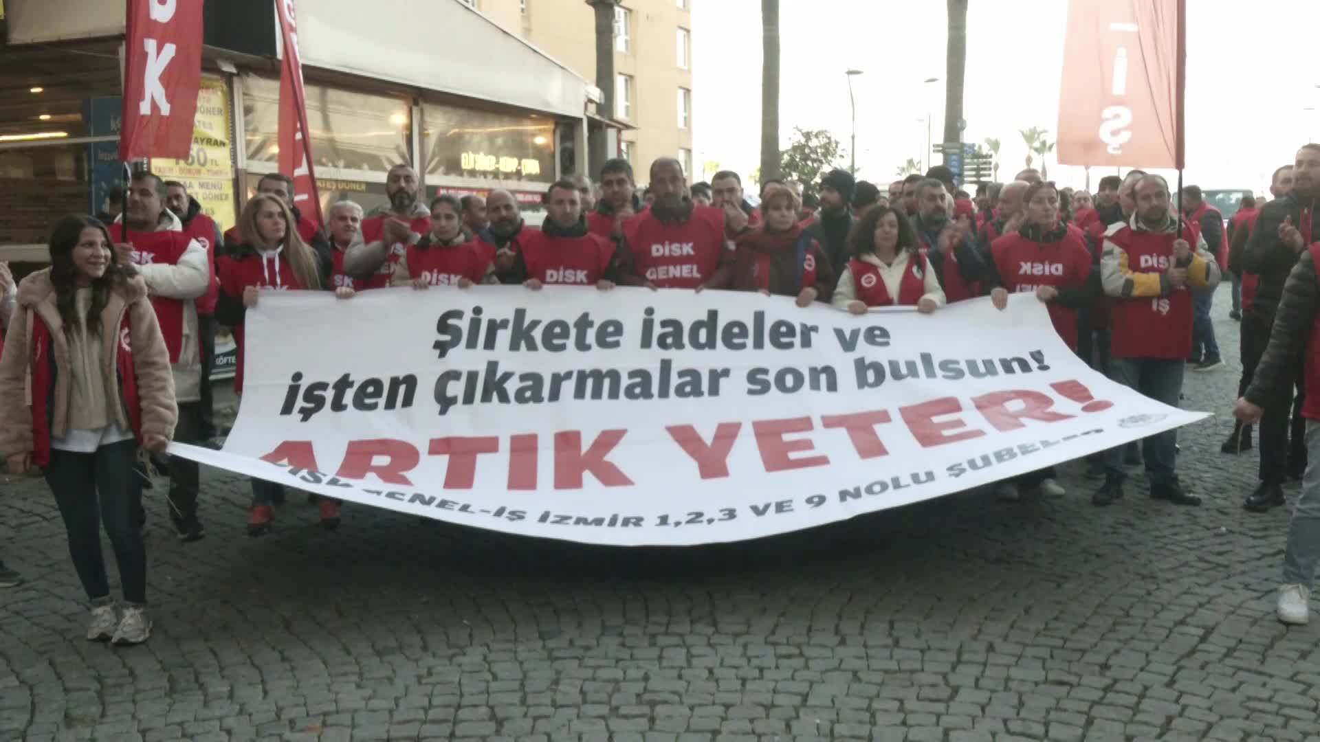 İzmir’de Genel-İş üyesi belediye emekçileri eylemlerine devam ediyor