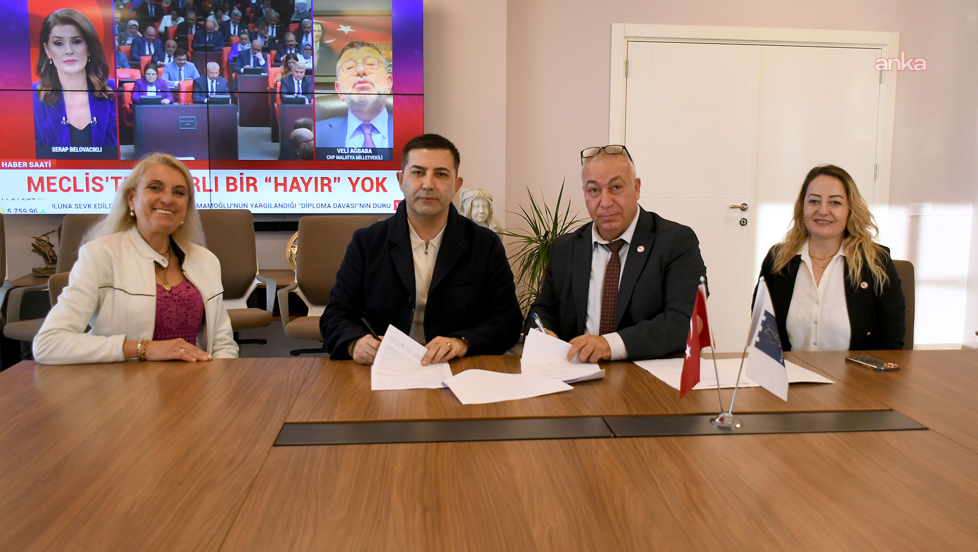 Kuşadası Belediyesi ile TÜM YEREL-SEN arasında sosyal denge tazminatı sözleşmesi imzalandı