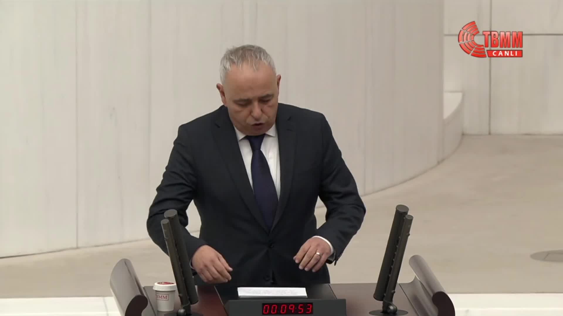 2026 bütçesi TBMM Genel Kurulu'nda... CHP'li Akdoğan'dan BTK bütçesine tepki: "Bu kuruma bu parayı vermezsek Türkiye'deki her eve üçer kilo et veririz daha hayırlı olur"