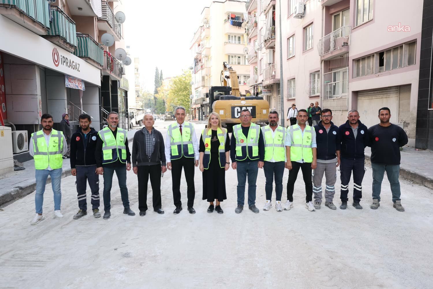 Merkezefendi’de üstyapı ve yol yenileme çalışmaları sürüyor