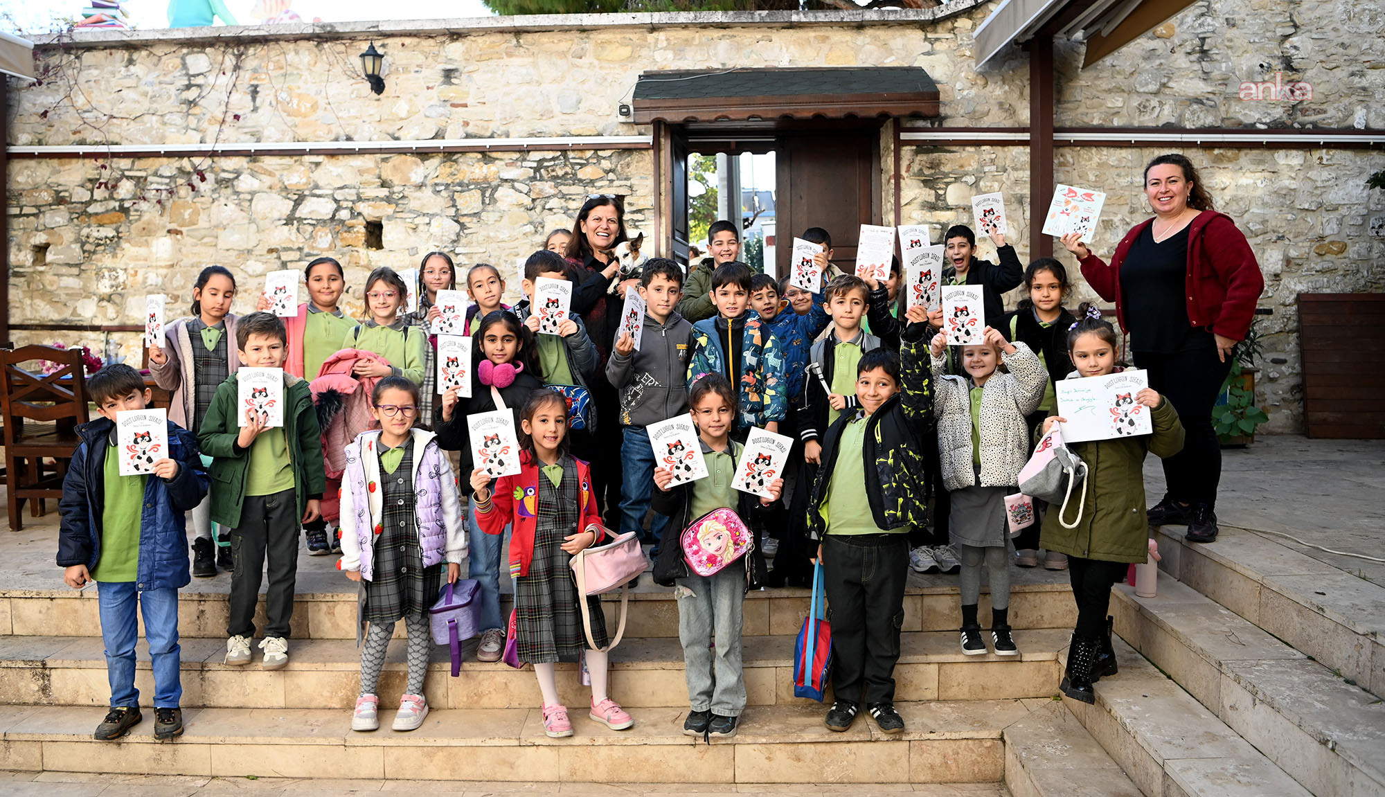 Kuşadası SEYAKMER’de çocuklara hem kitap hem hayvan sevgisi aşılandı