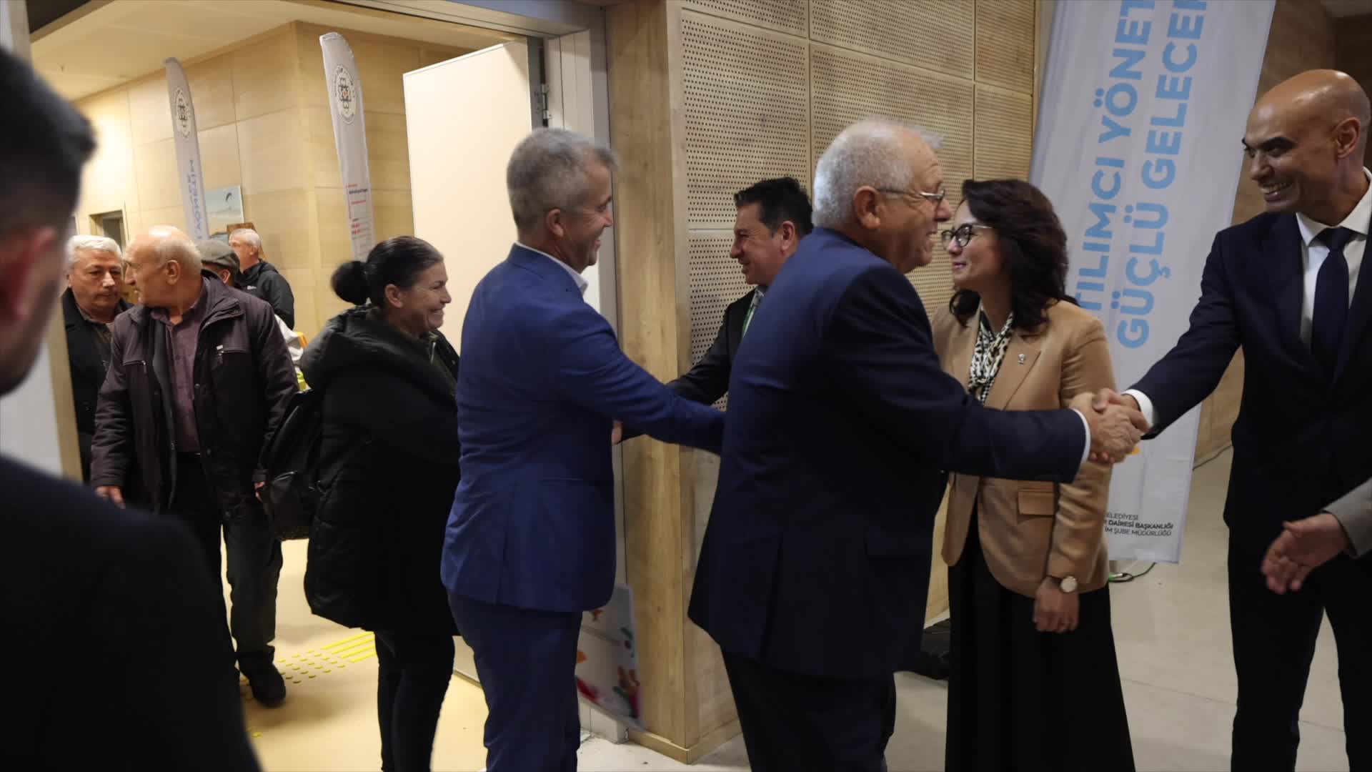 Muğla Büyükşehir Belediye Başkanı Aras: "Gönüllü emeğiyle toplum için sorumluluk alan kişi ve kurumları desteklemek bizim temel görevimizdir"