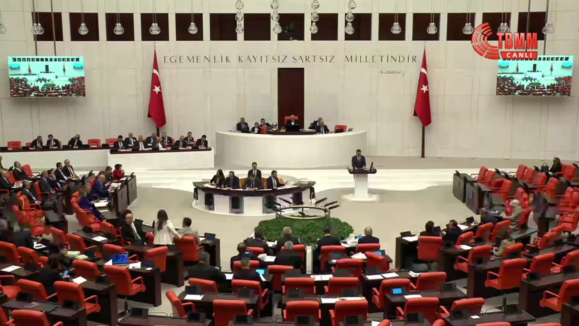 2026 bütçesi TBMM Genel Kurulu'nda... Erhan Usta: "Biz, Türkiye’nin üreten gücünü ve tüketicinin sofrasını koruyan adil bir ticaret düzeni istiyoruz"