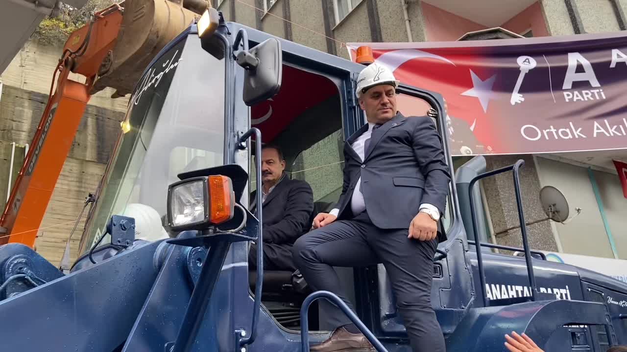 Yavuz Ağıralioğlu Trabzon'da... "Siz yüzükle başlayıp zengin oluyorsunuz, millet elindeki yüzüğü satmak zorunda kalıyor, olmuyor"