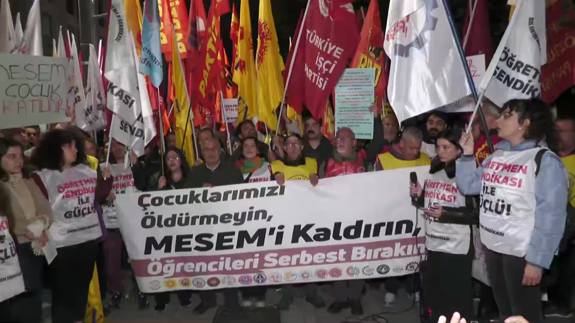 Kadıköy’de MESEM protestosu: Tutuklanan öğrenciler serbest bırakılsın