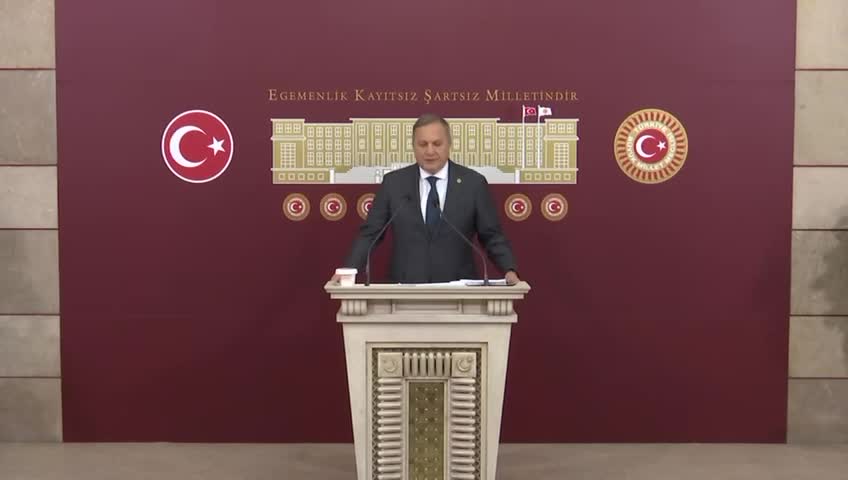 Çatalpınar’daki "kayıp parke taşı" tartışması… CHP’li Seyit Torun: Taşlar gece vakti belediye araçlarıyla köylere dağıtıldı çünkü savcılık sorarsa gösterecekleri bir şey olsun istediler. Bu, delil karartmadır