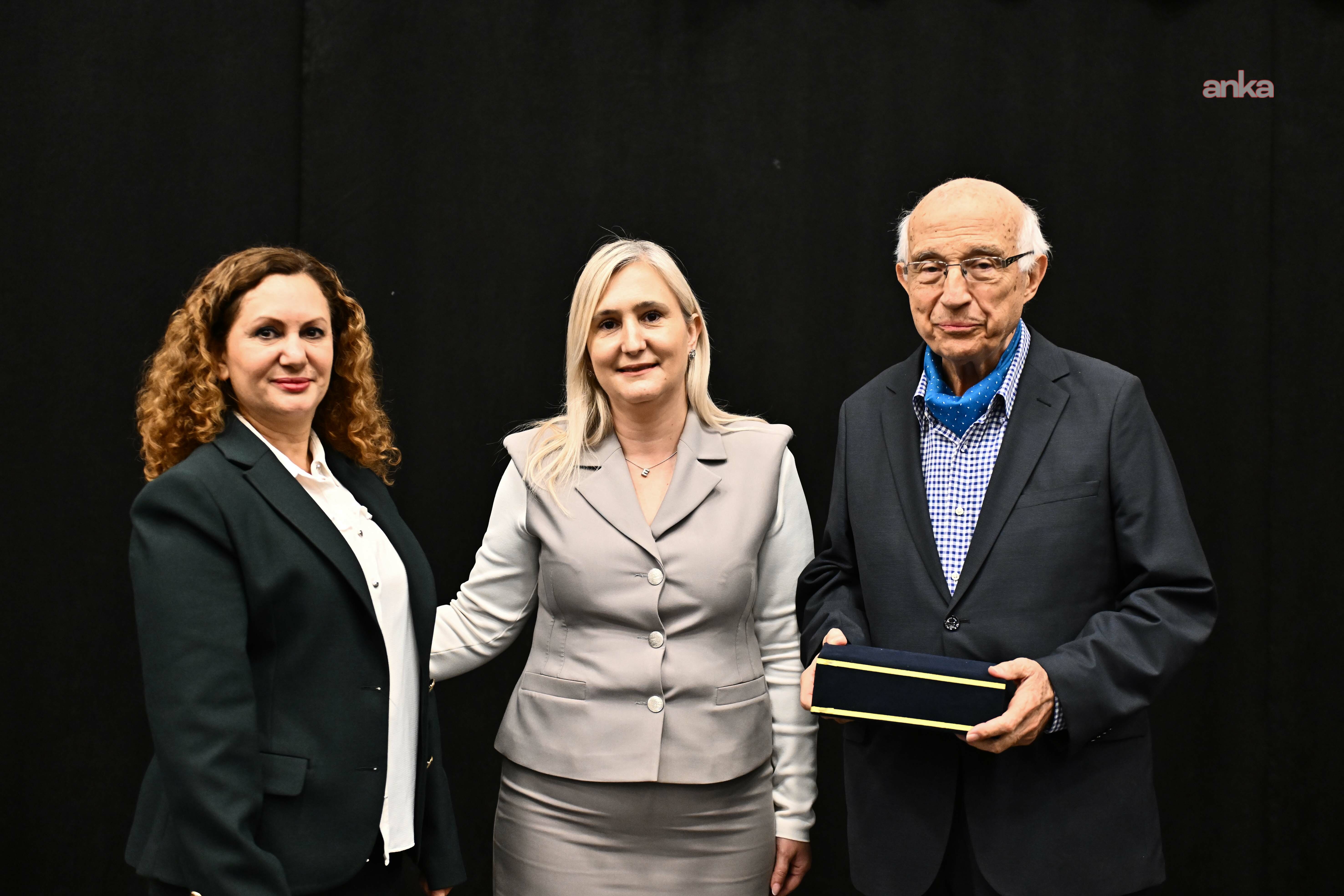 Muratpaşa, "Unutkanlık, Demans ve Alzheimer" konferansına ev sahipliği yaptı
