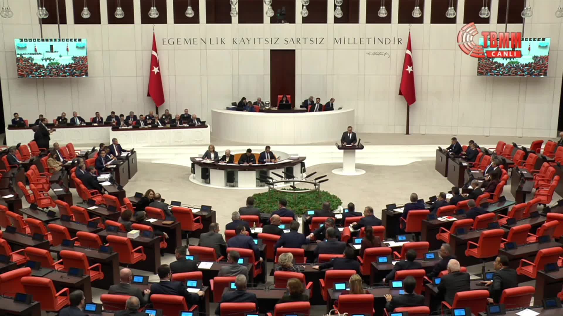 2026 Bütçesi TBMM Genel Kurulu'nda... CHP'li Suiçmez: "Madem siz bu kurduğunuz düzenden gurur duyuyorsunuz, ben de o çarkın dişlileri arasında ezilenler için sizin adınıza utanıyorum"