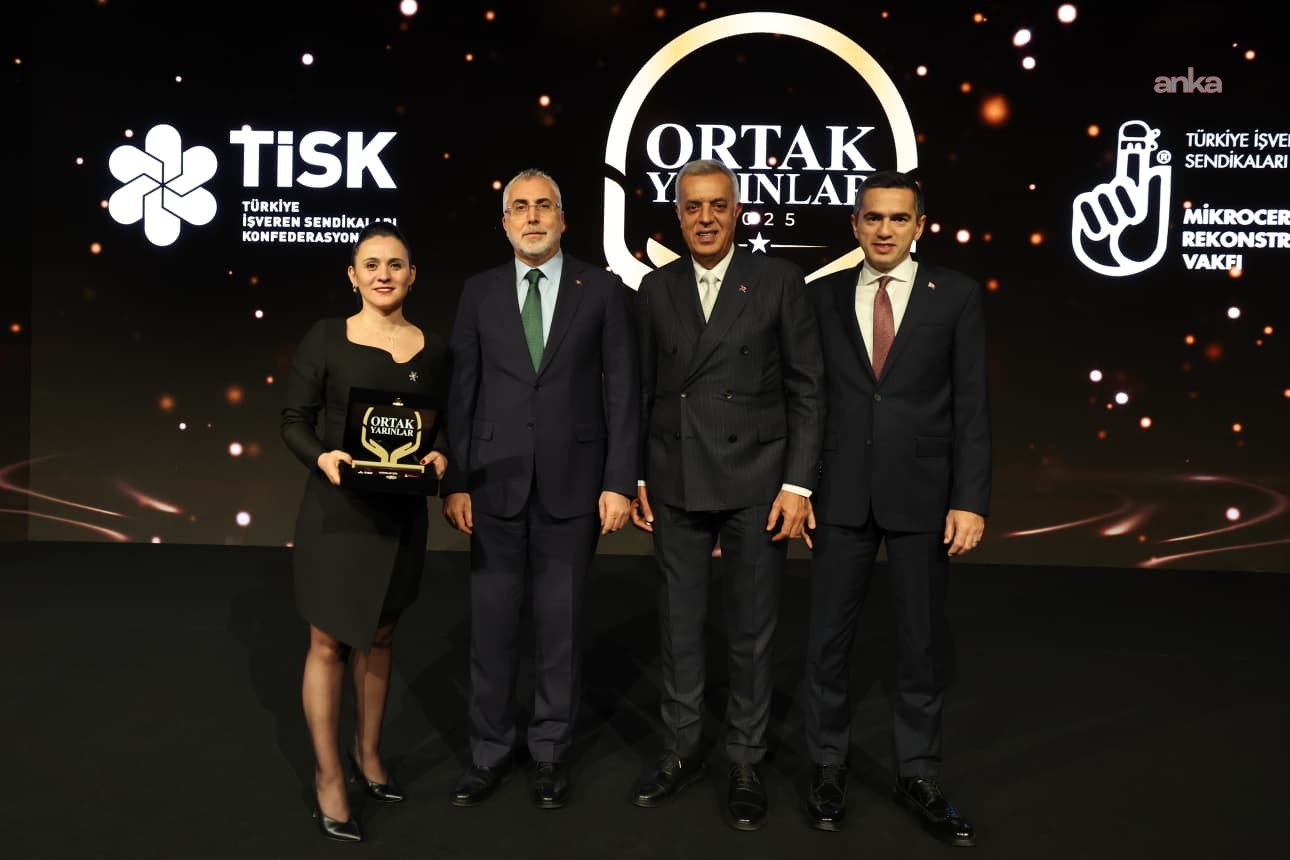 Bursa Büyükşehir Belediyesi'nin "Mor Haritam" dijital uygulamasına Ankara'da ödül