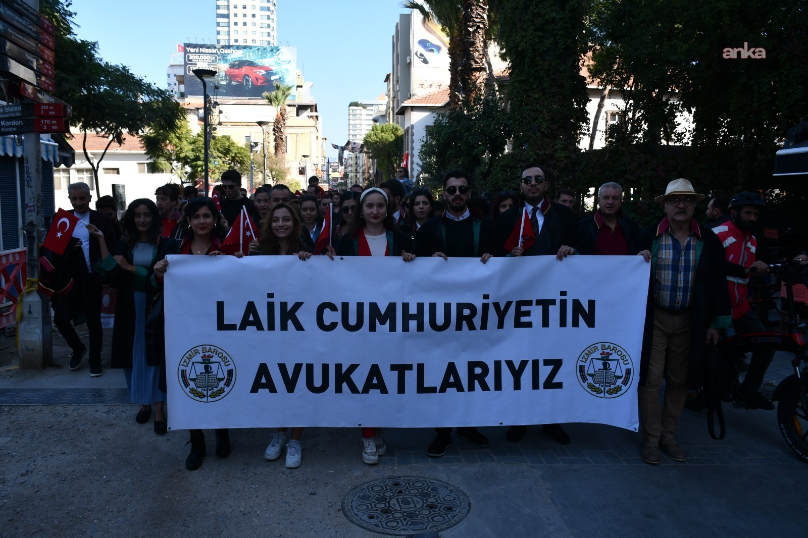 İzmir Barosu’ndan, duruşmaya "cuma namazı arası" kararına tepki