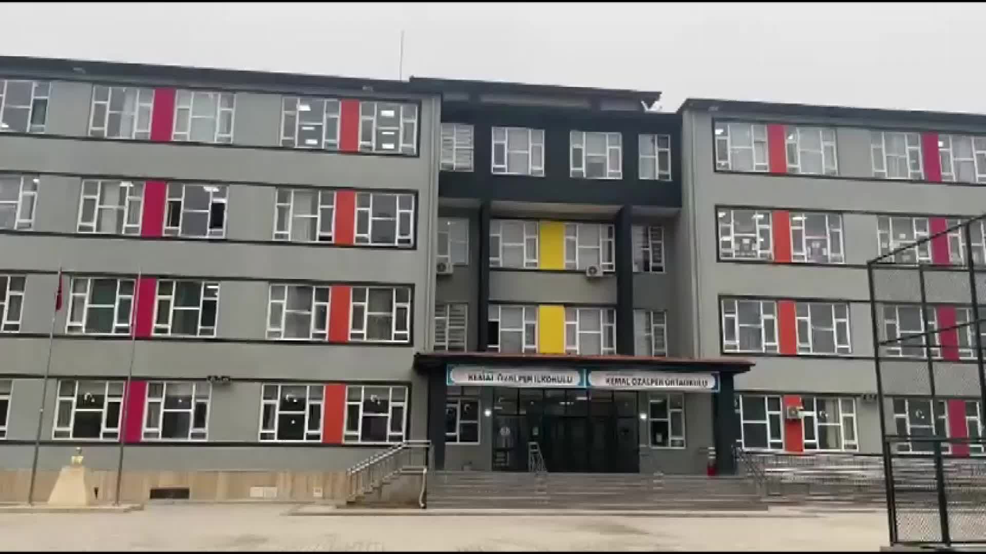 Malatya’da 13 yaşındaki öğrenci intihara kalkıştı... Akran zorbalığına uğradığı savunulan çocuk yaşam mücadelesi veriyor