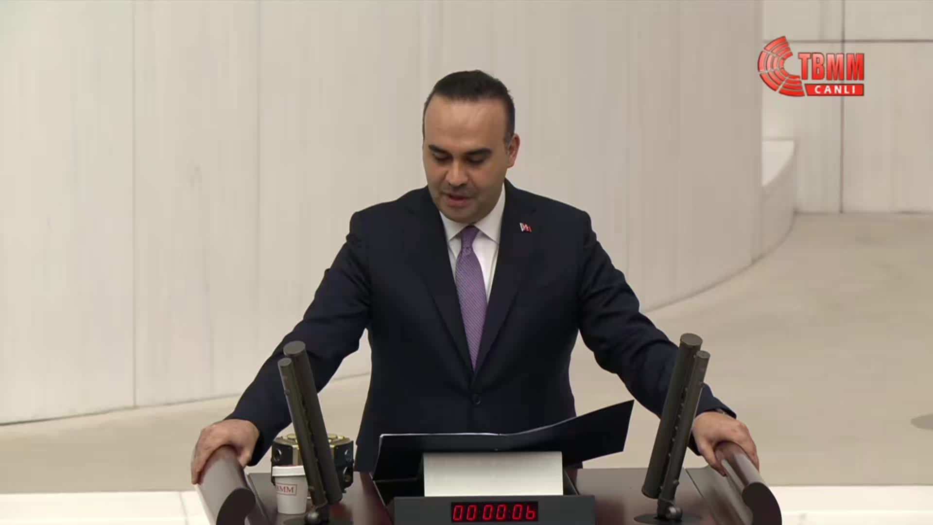 2026 bütçesi TBMM Genel Kurulu'nda.. Bakan Kacır: Kaynaklarımızı ülkemizi Türkiye Yüzyılı hedeflerine taşıyacak katma değerli projelere yönlendiriyoruz