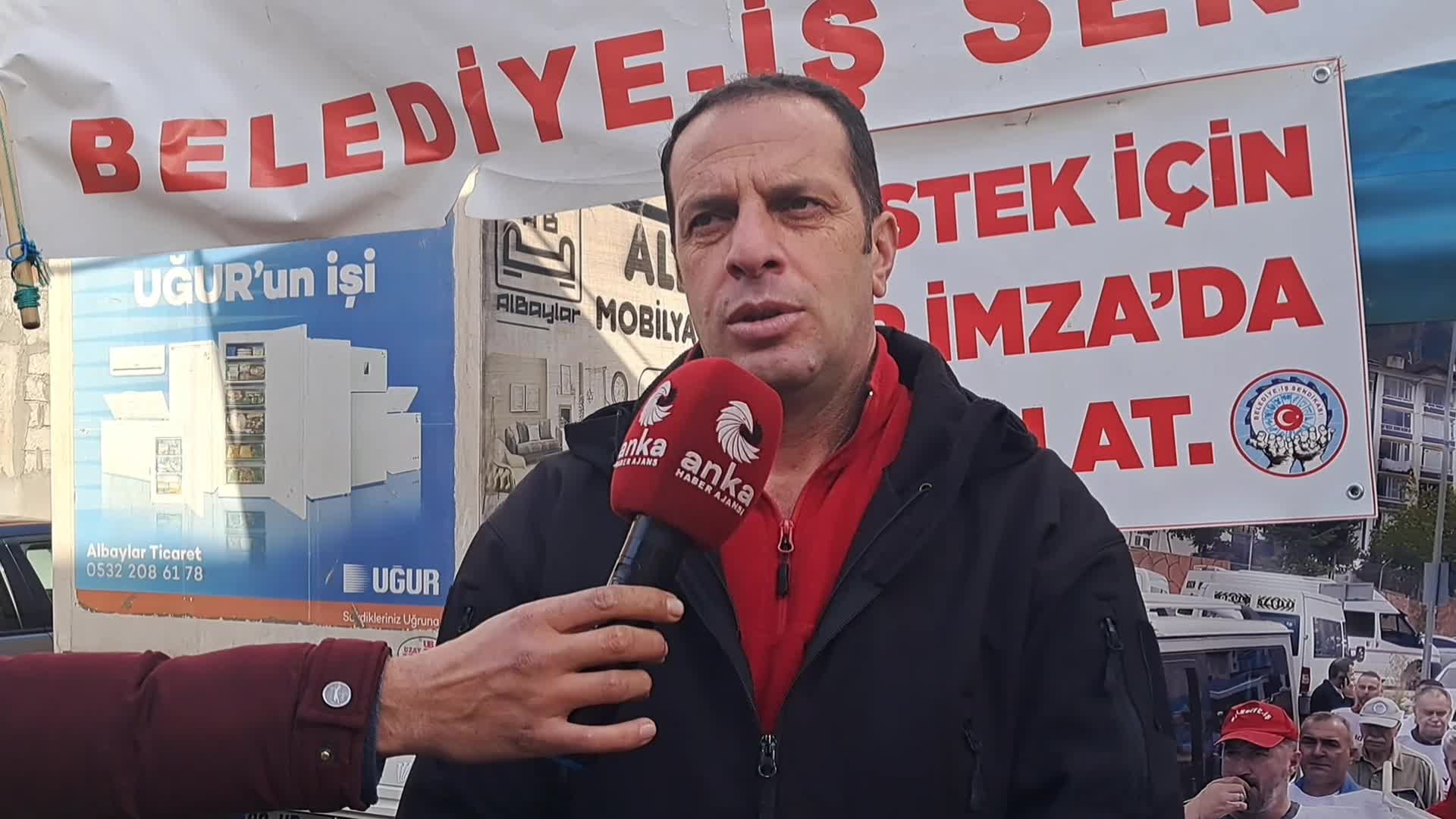 Şavşat Belediyesi işçilerinin eylemi sürüyor: "Önceliğimiz işe dönmek, para değil"
