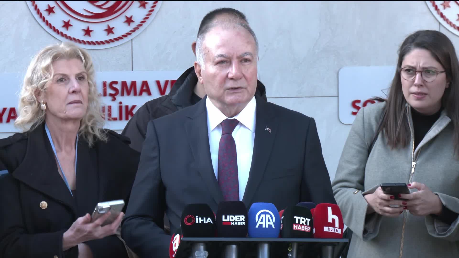 Asgari Ücret Tespit Komisyonu toplandı... Ramazan Ağar: İşçilerin, geleceğe güvenle bakmalarını sağlayacak gelir politikalarının hayata geçirilmesi zorunludur