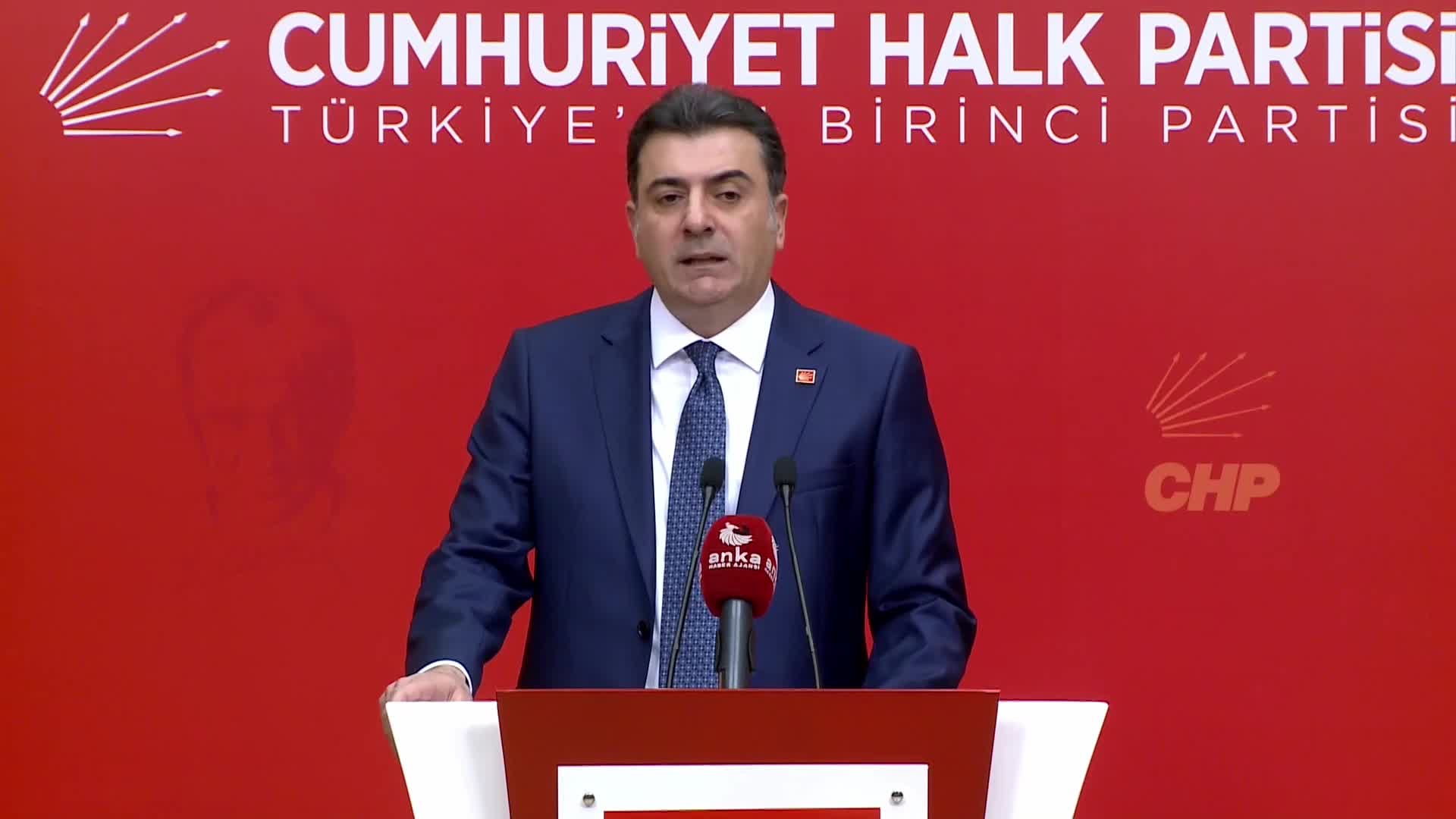 CHP Sözcüsü Zeynel Emre: "Burada bir gelecek, bir nesil gözümüzün önünde kayıp gitmektedir"