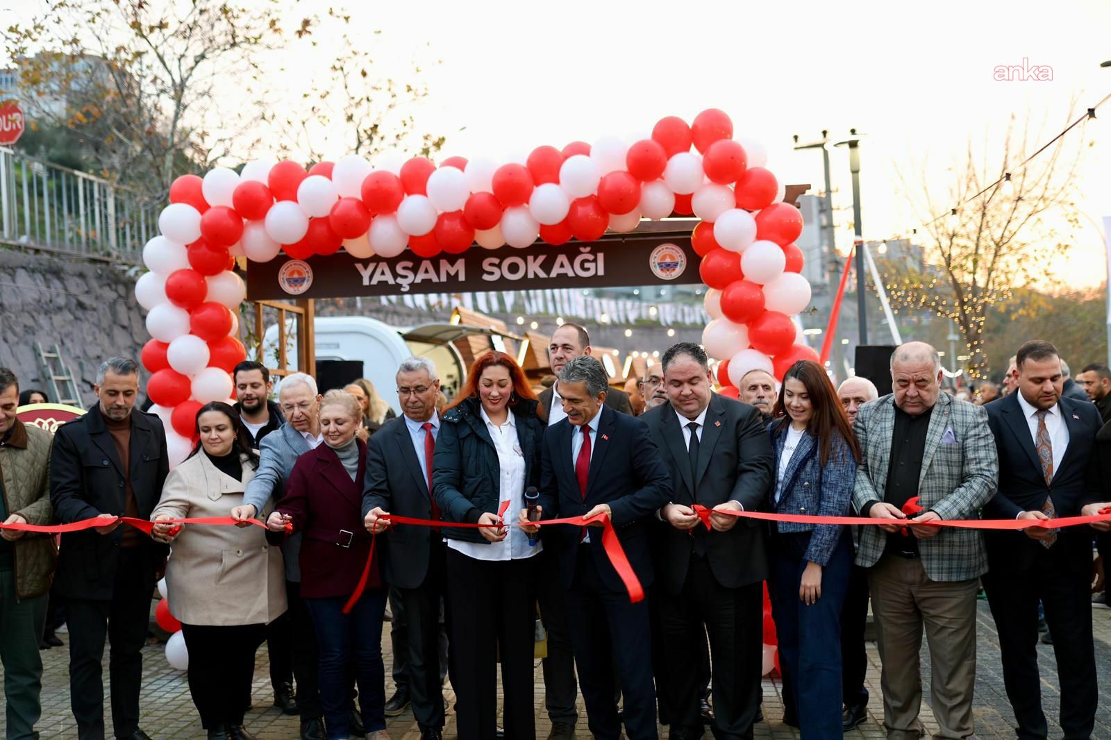 Gemlik’te “Yaşam Sokağı” hizmete açıldı