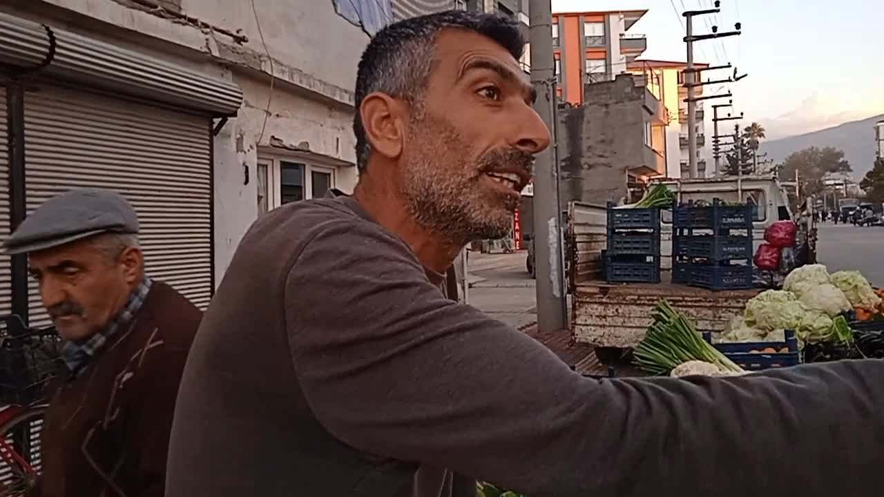 Pazar esnafı: "Bize refah ancak mezarda olur, ancak orada rahat ederiz"