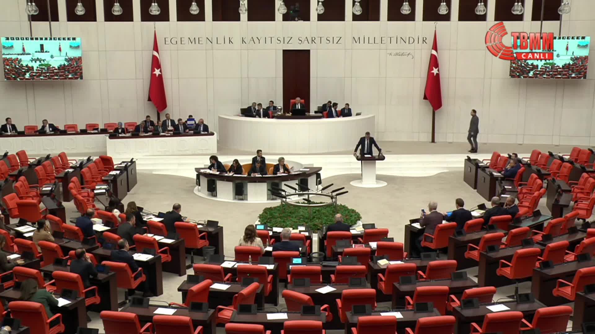 2026 bütçesi TBMM Genel Kurulu'nda... DEM Partili Koca: Trump'tan meşruiyet alma karşılığında memleketimiz emperyalistlere peşkeş çekilmek isteniyor