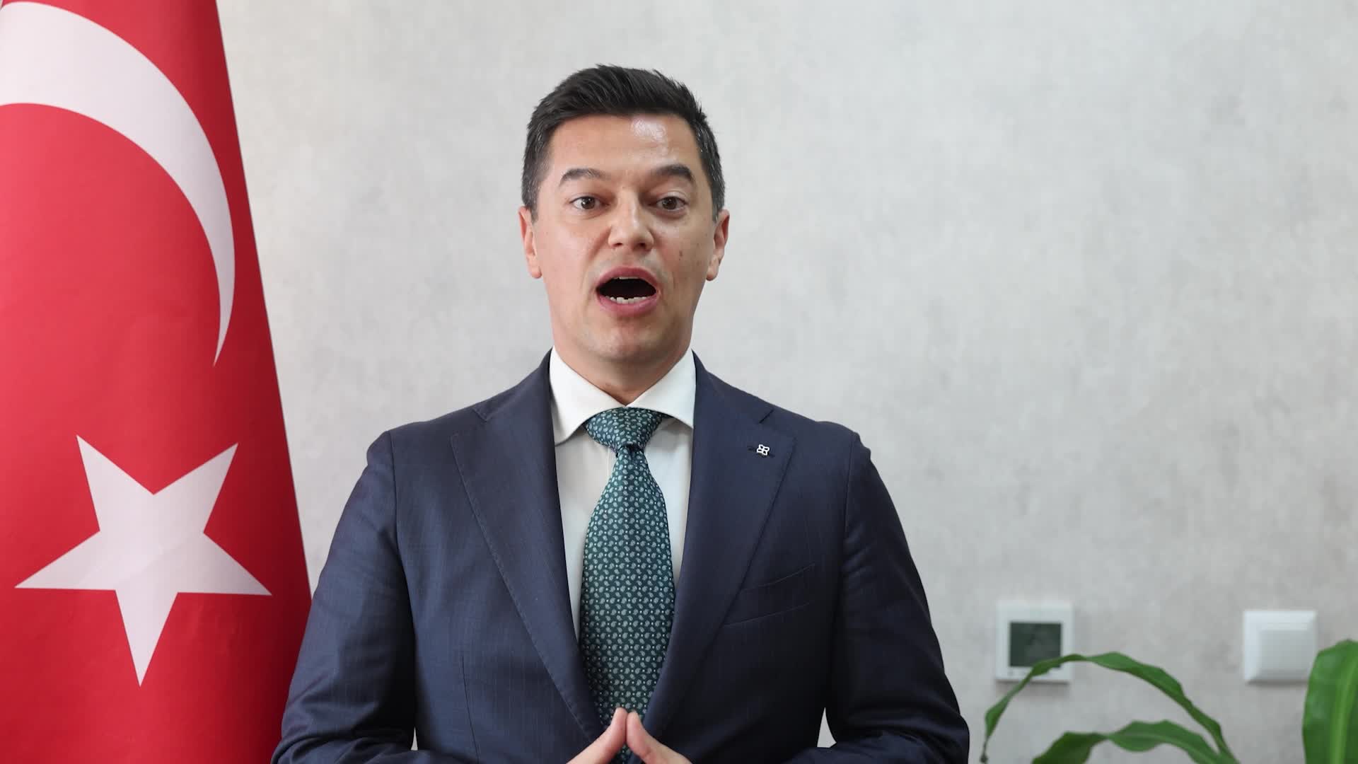Marmaris Belediye Başkanı Ünlü'den vatandaşlara çağrı: "İkameti Marmaris’te olmayan herkesi bu kente kayıt olmaya davet ediyorum"
