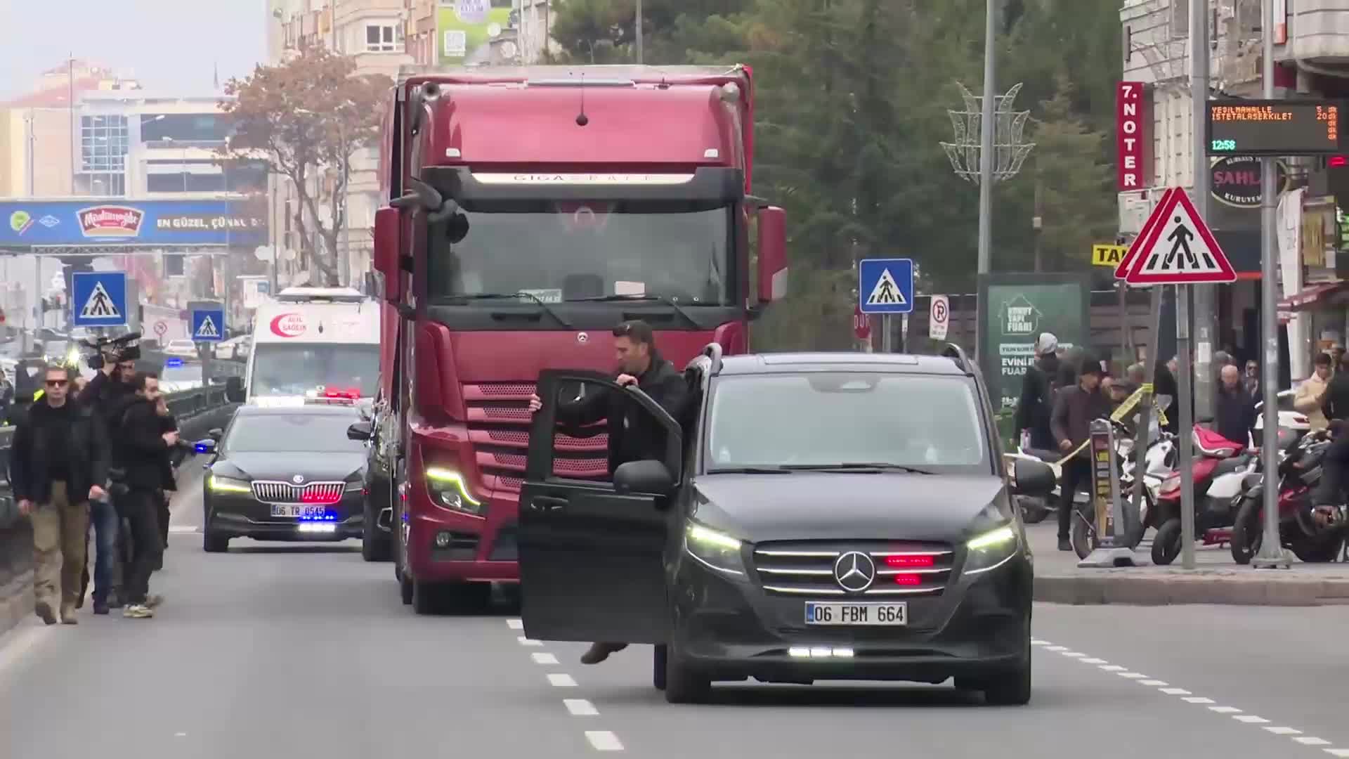 CHP’nin 75’inci mitingi Kayseri’de yapıldı... 25 milyon imza miting meydanına taşındı