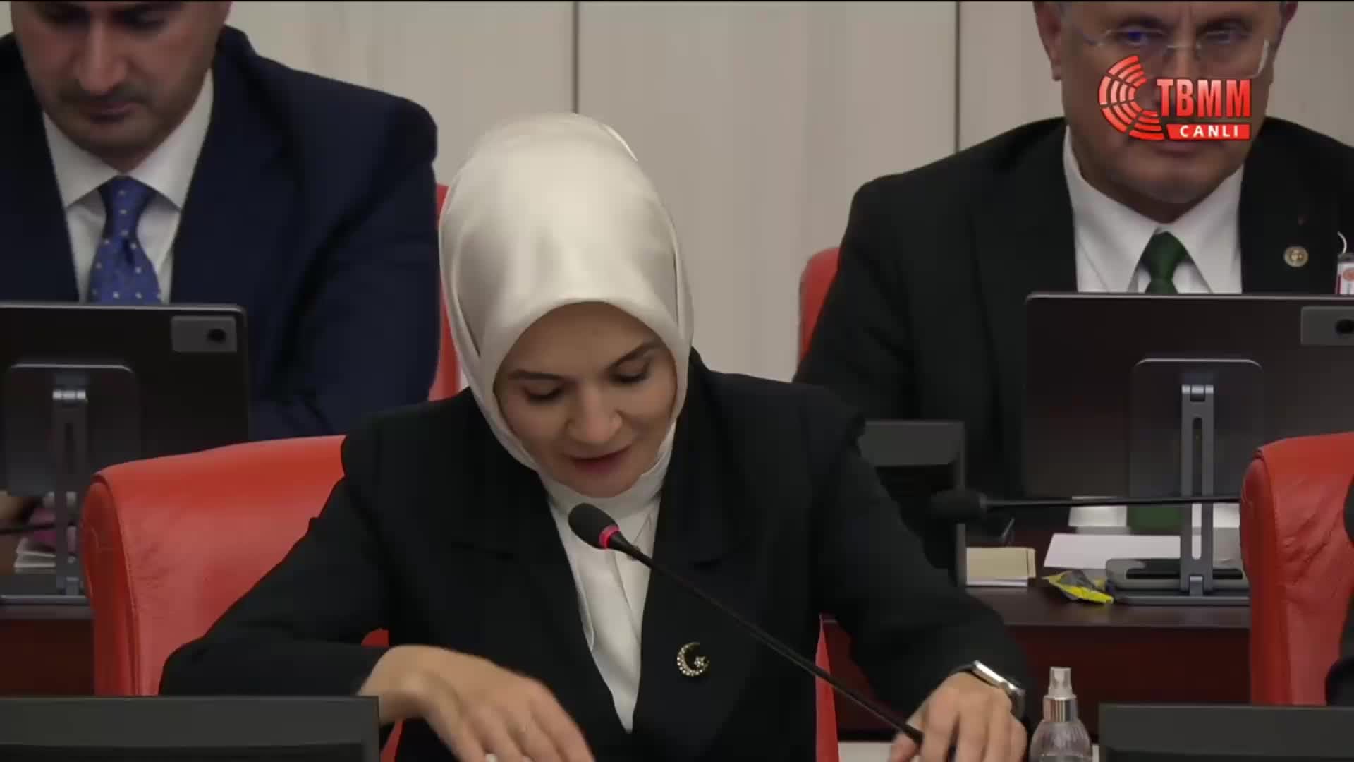 2026 bütçesi TBMM Genel Kurulu'nda... Aile Bakanı Göktaş: "Dünya yaşlanırken Türkiye'de de yaşlı sayısı artarken yaşlıları sadece huzurevlerine tıkamayız"