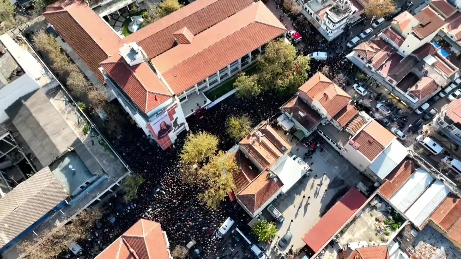 Gülşah Durbay, son yolculuğuna uğurlanıyor... Özgür Özel: "Gülşah Manisa'mızın evladı. Hepimizin başı sağ olsun"