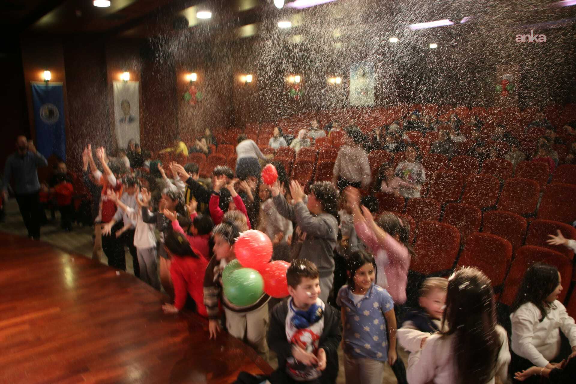 Kartal’da çocuklar için yeni yıl kutlamaları başladı