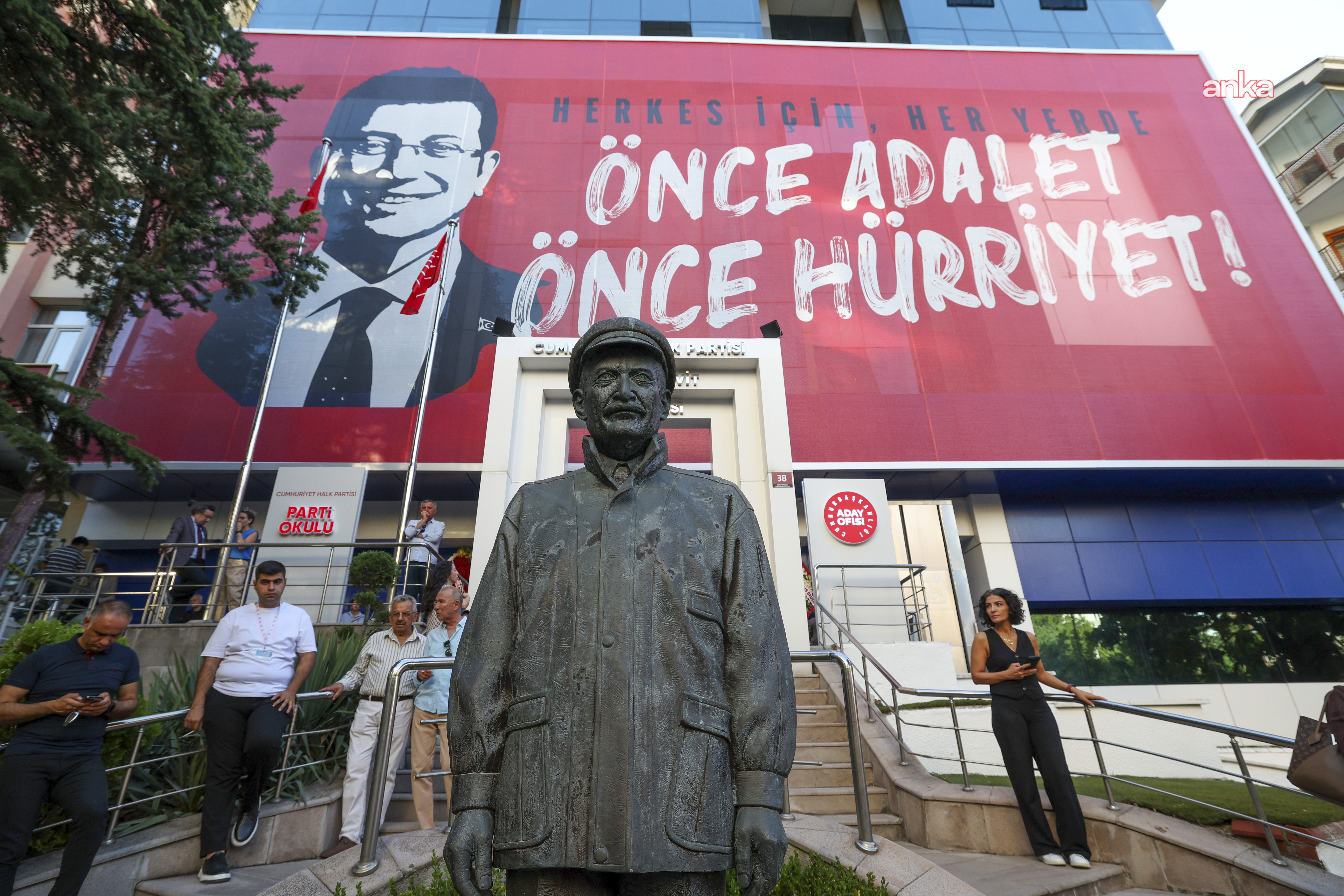 Cumhurbaşkanlığı Aday Ofisi Yürütme Kurulu'nun yarın gerçekleştireceği toplantısı ertelendi