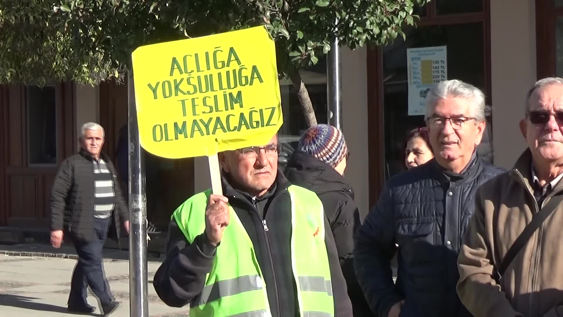 Edirne’de Tüm Emeklilerin Sendikası'ndan basın açıklaması: "En düşük emekli aylığı, en düşük memur maaşına eşitlenmelidir"