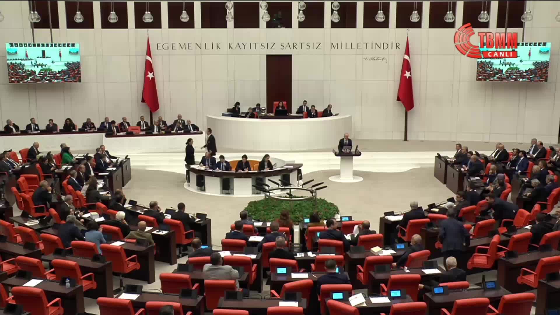 2026 bütçesi TBMM Genel Kurulu'nda... Mehmet Şimşek: Hayat pahalılığıyla mücadele ederek vatandaşımızın alım gücünü daha da iyileştireceğiz