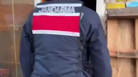 İzmir’de sahte içki operasyonu: 4 bin 130 litre etil alkol ele geçirildi