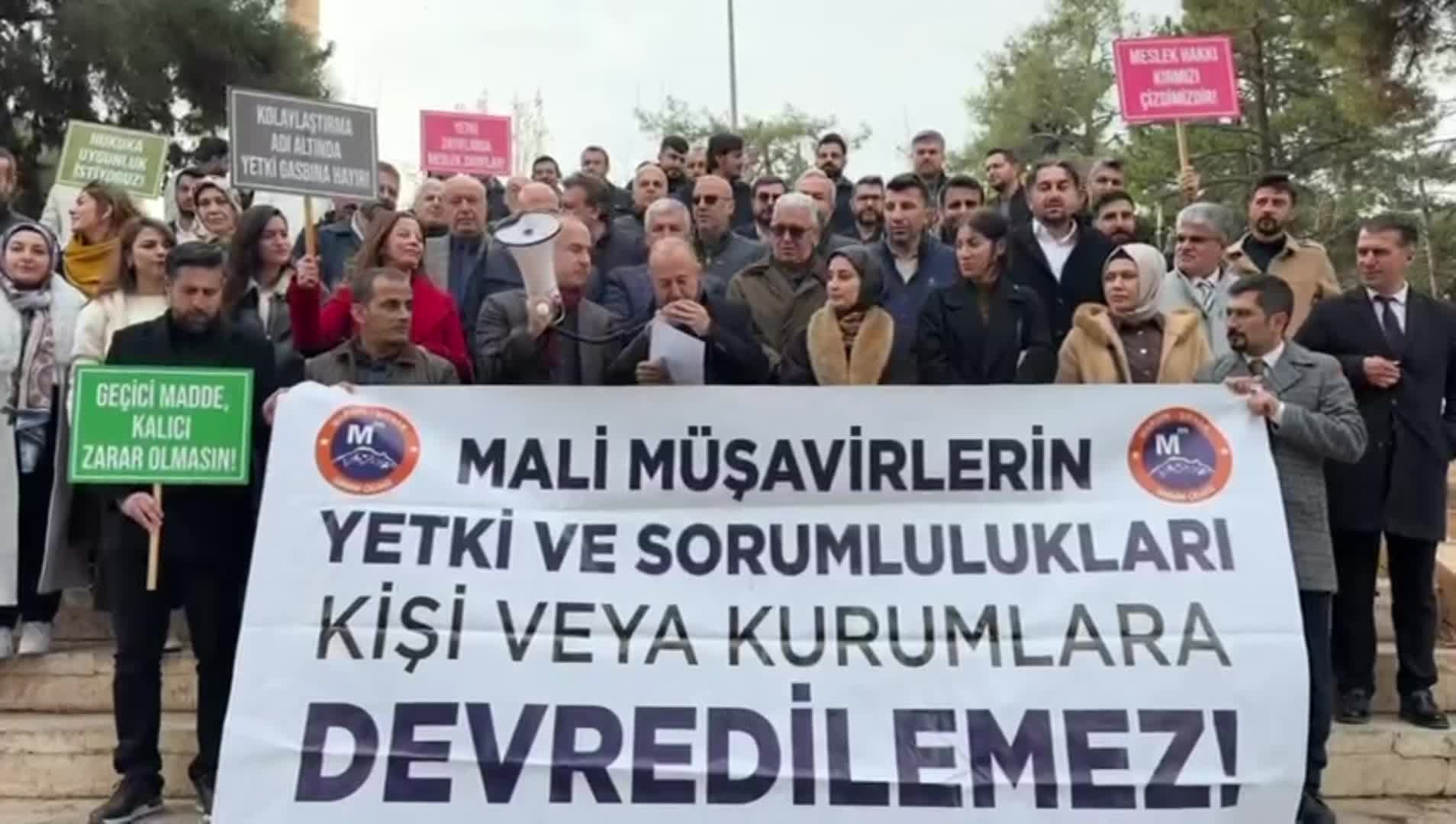 Mardin'de 586 Sayılı Vergi Usul Kanunu Tebliği’ne tepki: "Vergi gelirlerinde düşüşe, muhasebe-denetim mesleğinin tahrifine yol açacak"