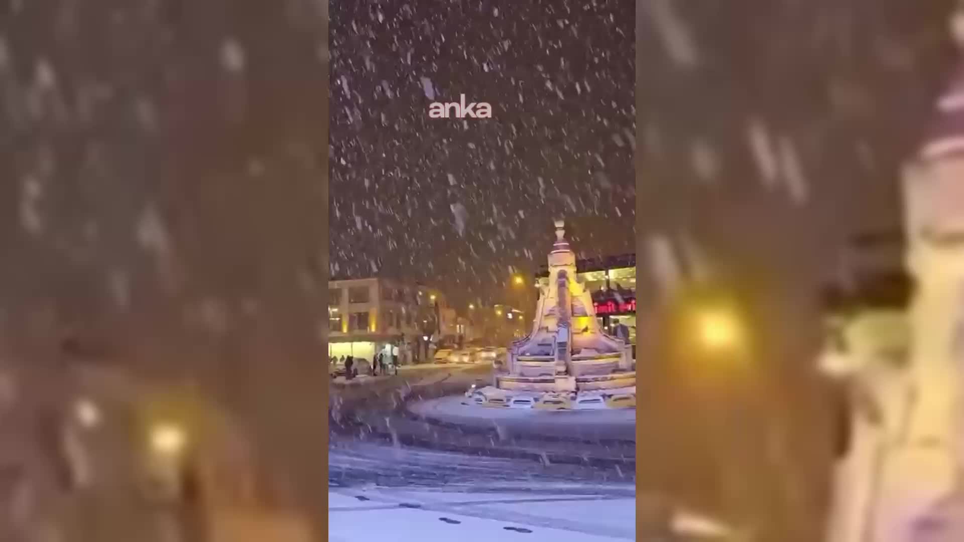 Mardin’de yılın ilk karı yağdı, Midyat beyaza büründü