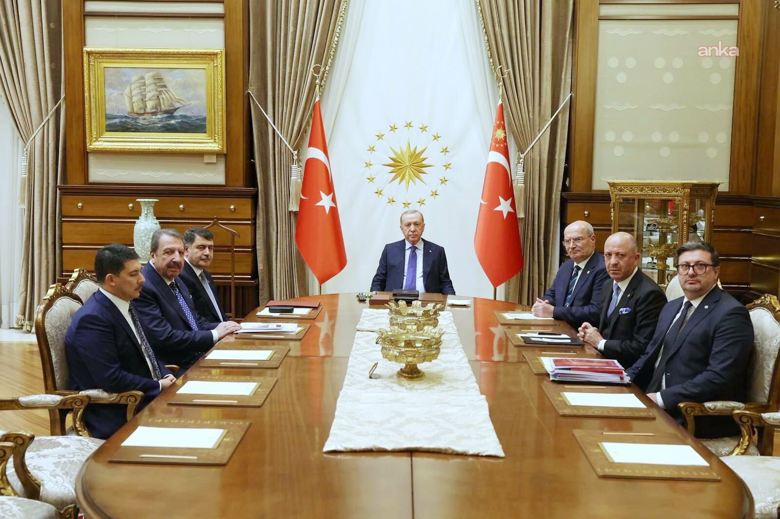 Ankara Valisi Şahin, ATO ve ASO başkanlarıyla beraber Cumhurbaşkanı Erdoğan'ı ziyaret etti