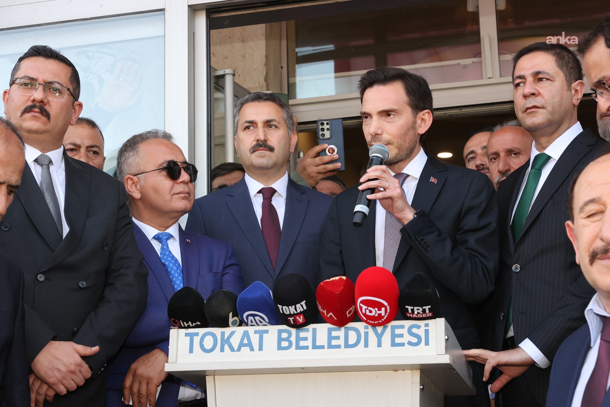 Tokat Belediye Başkanı Yazıcıoğlu'nun makam odasında dinleme cihazı bulunmasına ilişkin başlatılan soruşturmada 2 kişi tutuklandı