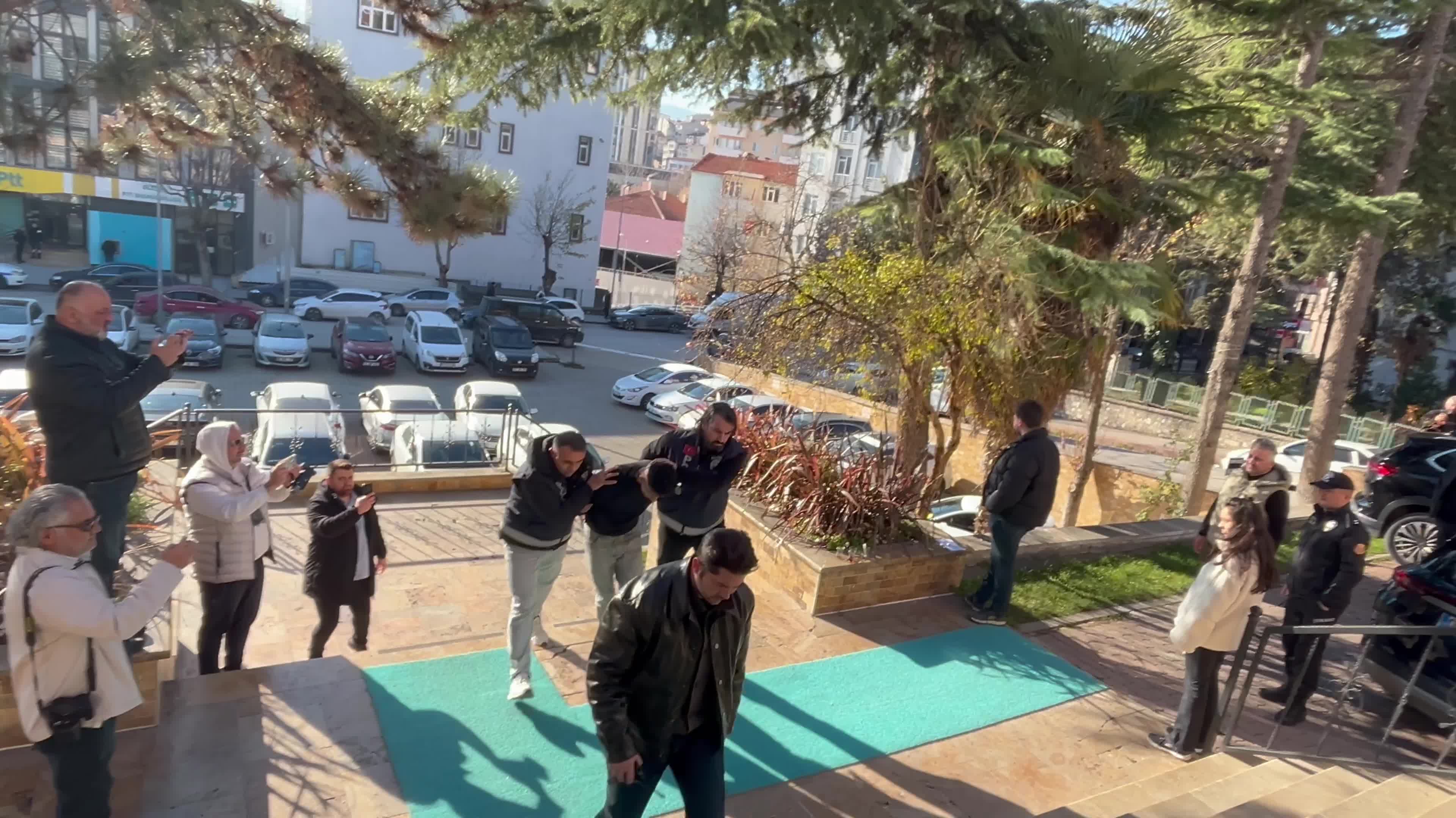 Bilecik’te bıçaklı saldırıda bir kişi hayatını kaybetti, olayla ilgili 1 kişi adliyeye sevk edildi