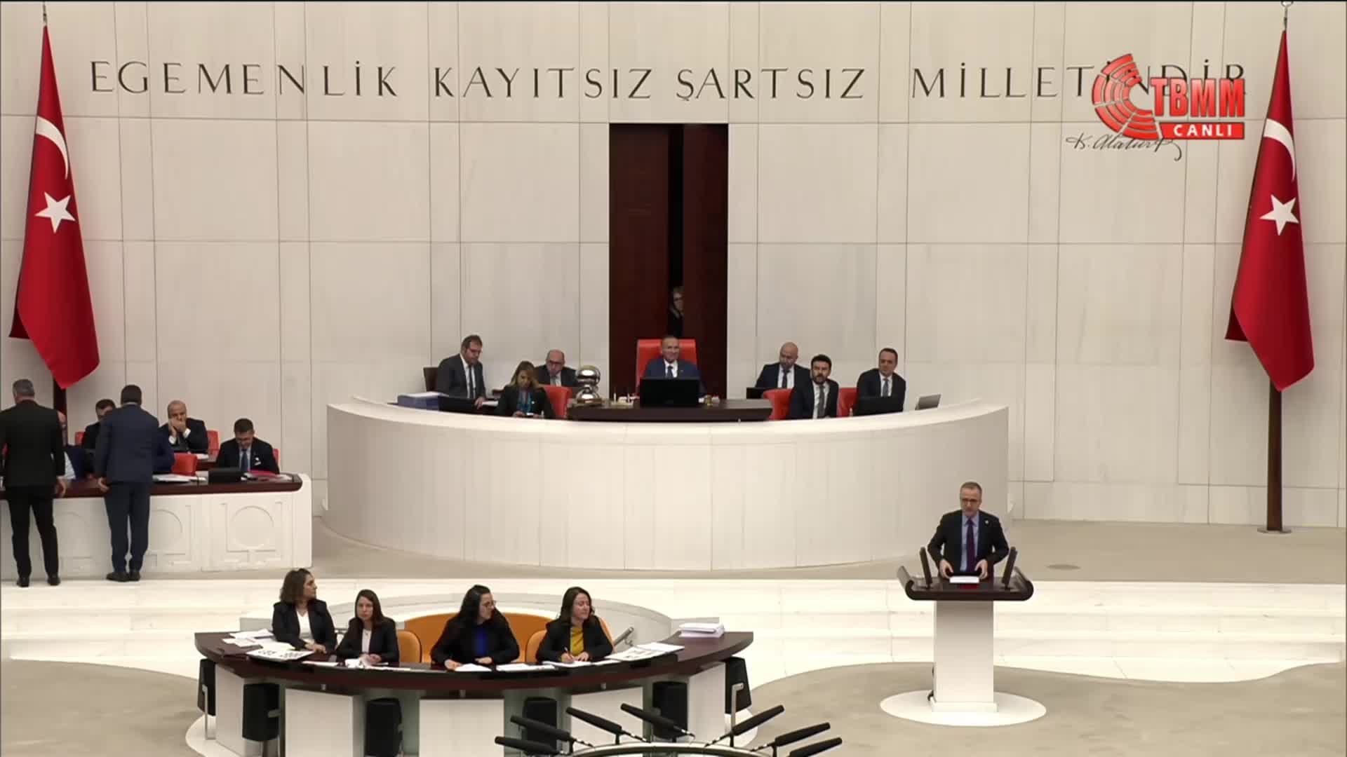 2026 bütçesi Plan ve Bütçe Komisyonu'nda... Okan Konuralp: Ülke sermayesini çocukların kanıyla, emekçinin alın teri ile finanse ediyorlar