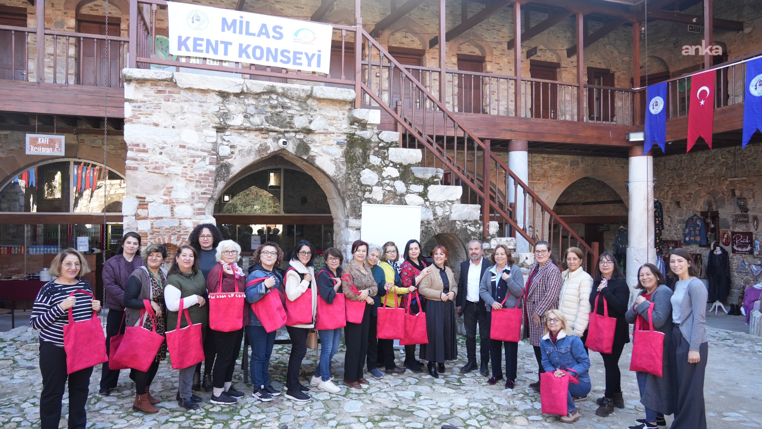 Milaslı kadınlar dikiş atölyesinde buluştu