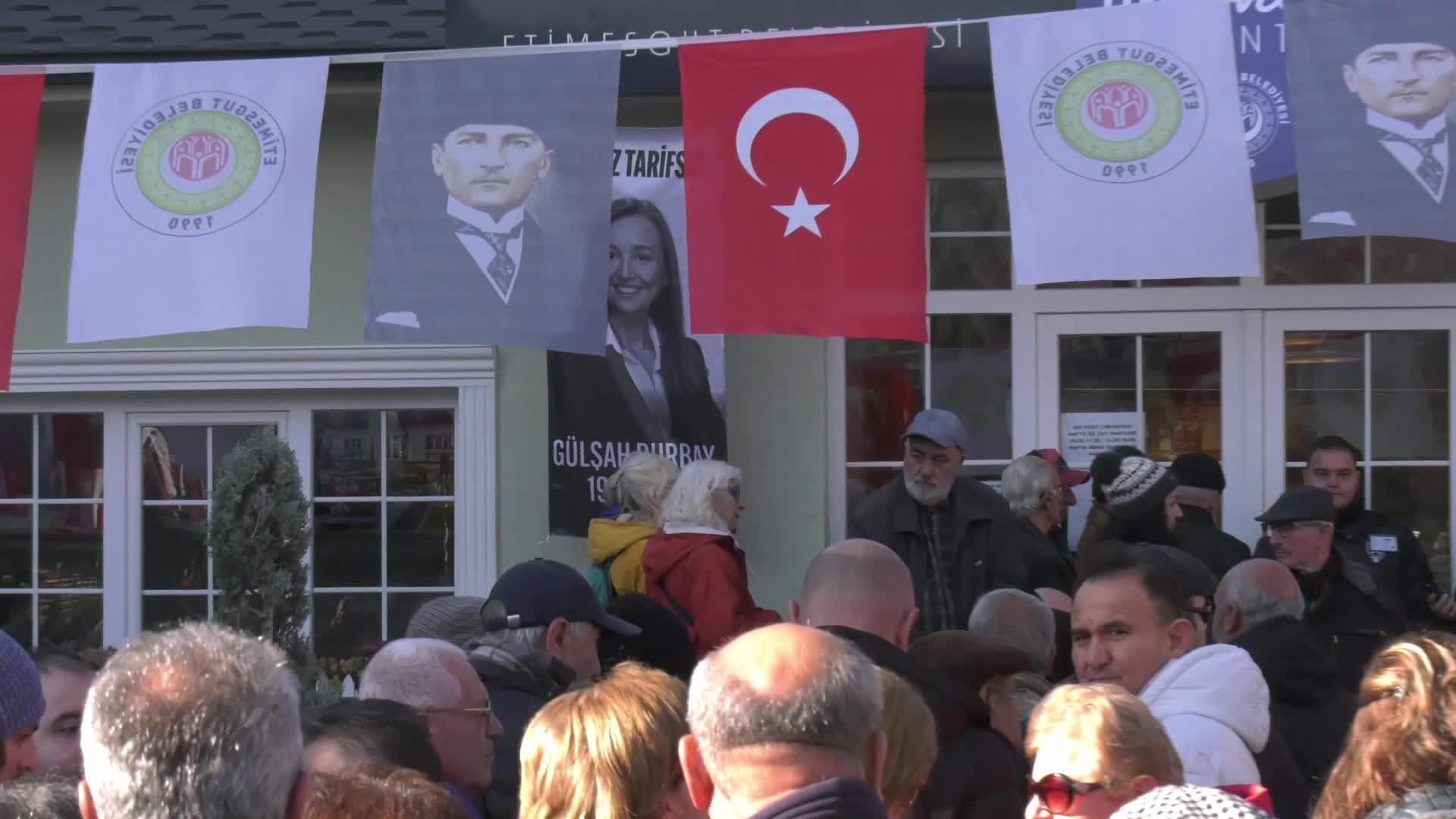 Etimesgut Ahi Kent Lokantası’nda Gülşah Durbay için yemek ve lokma ikramı yapıldı