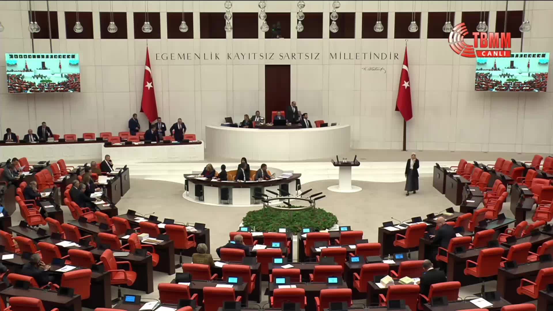 2026 bütçesi TBMM Genel Kurulu'nda... İYİ Parti ile DEM Parti arasında "ırkçılık" tartışması