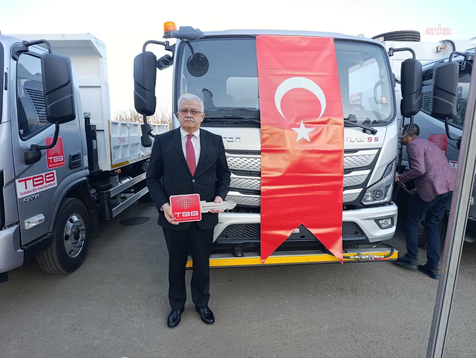 Burhaniye Belediyesi, araç filosunu güçlendiriyor