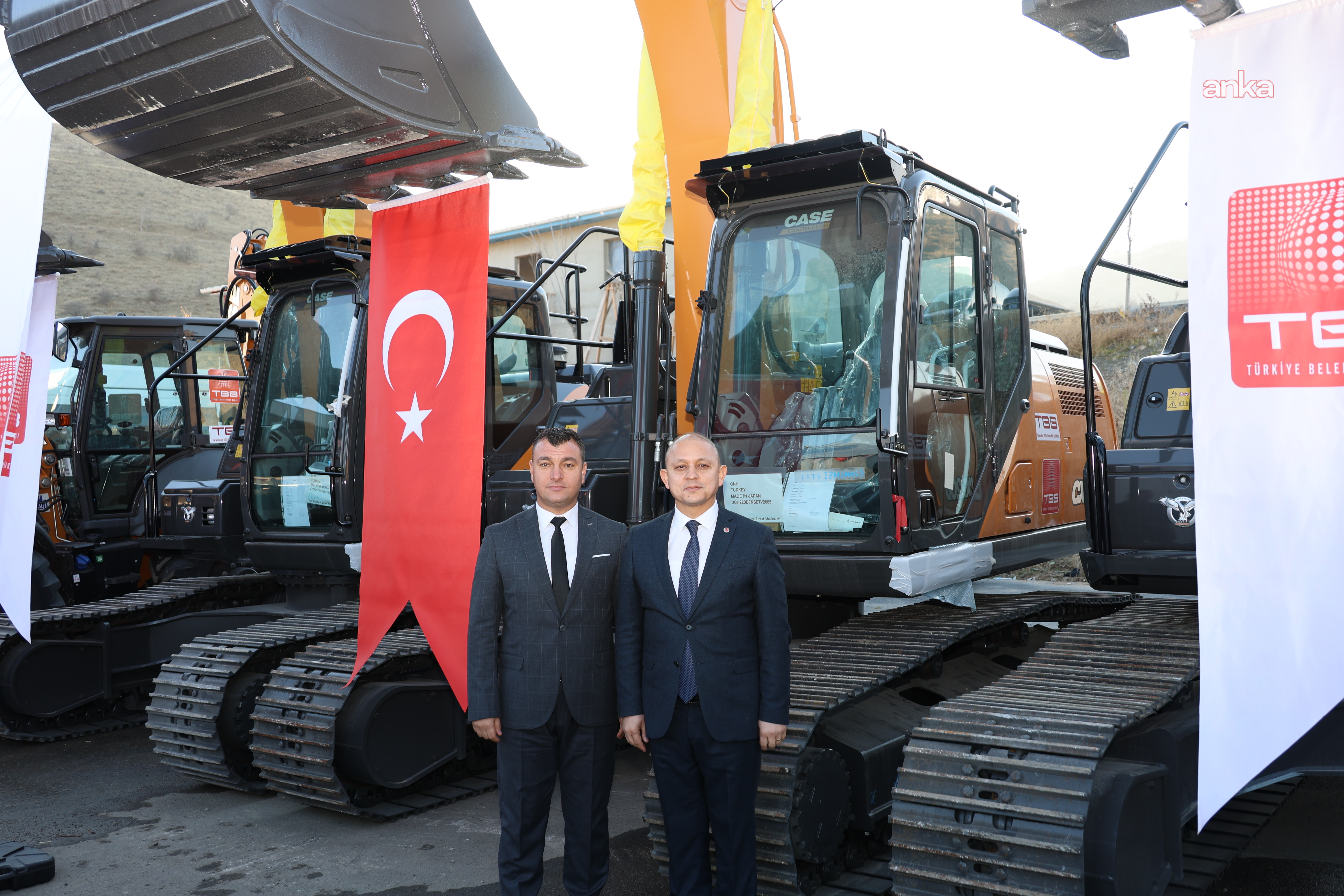 Türkiye Belediyeler Birliği’nden, Kırıkkale Belediyesi'ne paletli ekskavatör hibesi